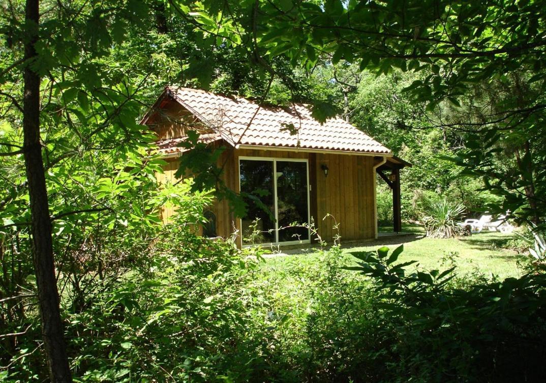 Вилла Les Cabanes De Rouffignac Экстерьер фото